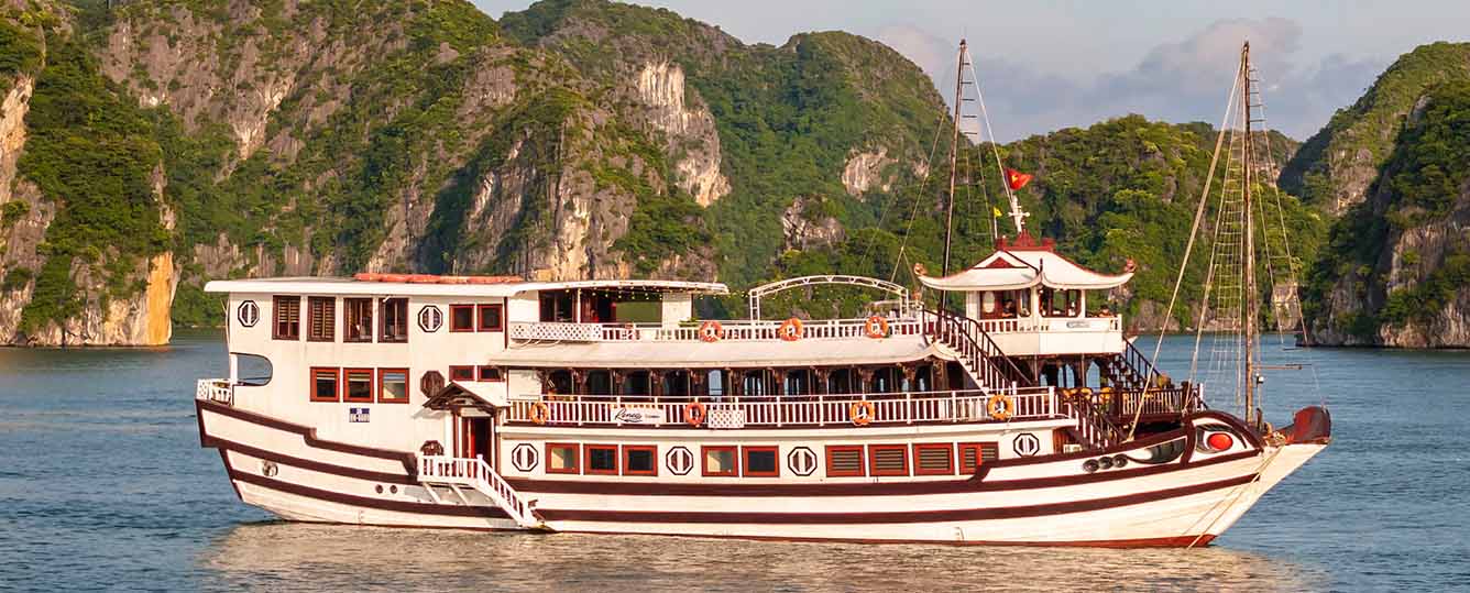 Renea Cruise - Halong Bay & Bai Tu Long Bay - 3 Days 2 Night
